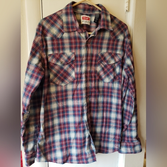 Wrangler Other - Mens Wrangler Button Down Shirt..Size L